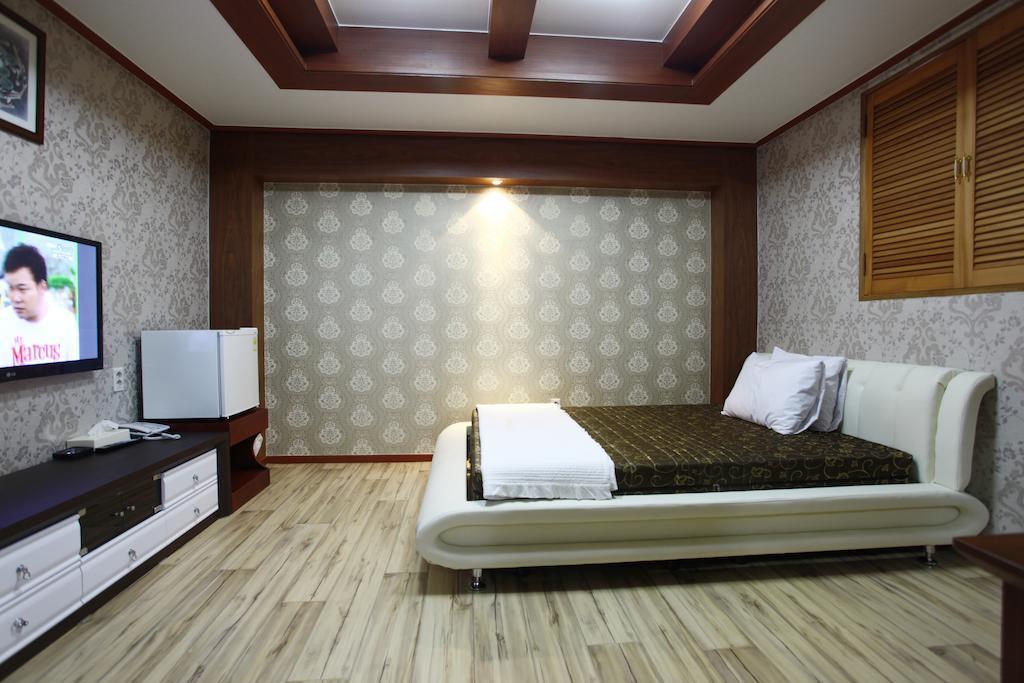Galleria Hotel Andong Rum bild
